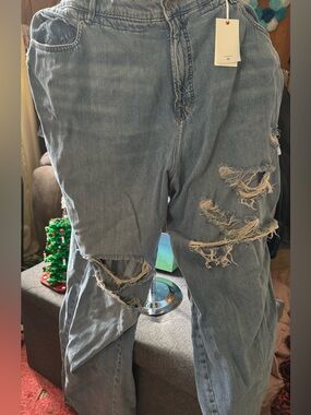 Good American Light Wash Distressed Ripped Jeans Size 18